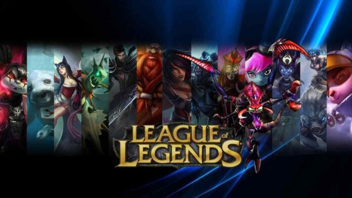 Splash screen with some of the heroes from League of Legends.